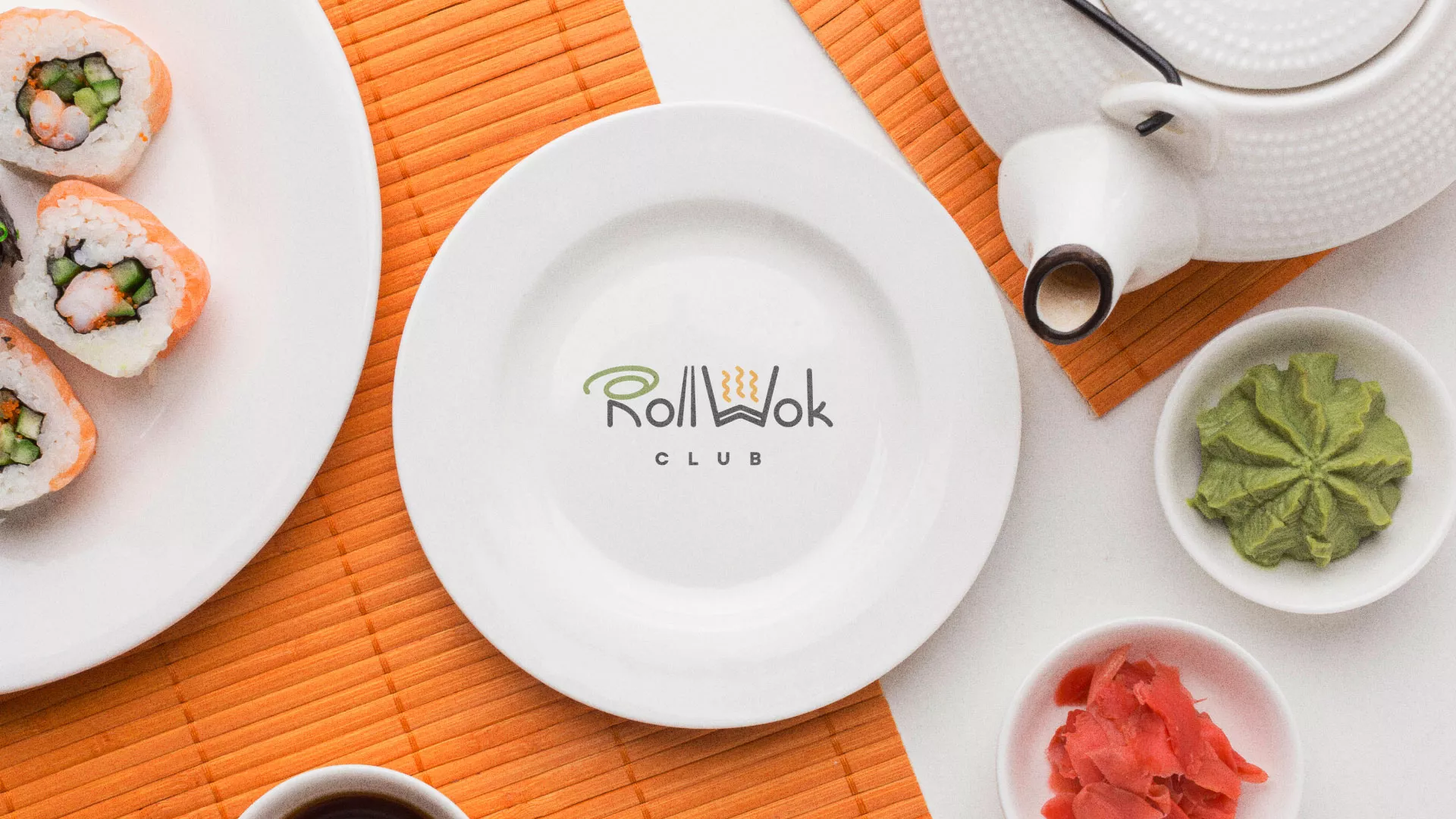 Разработка логотипа и фирменного стиля суши-бара «Roll Wok Club» в Болхове